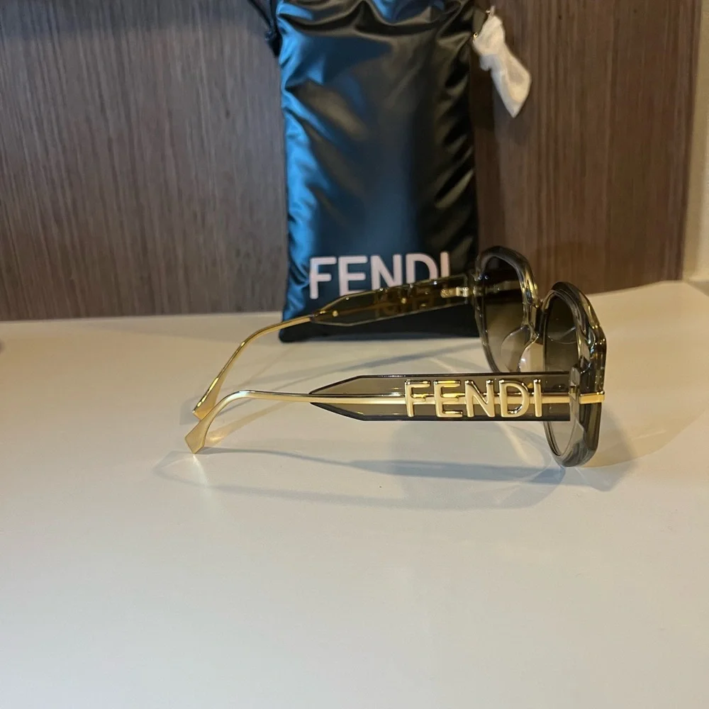 Fendi Sunglasses. NEW - Picture 6 of 8